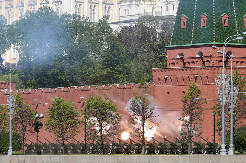 Illustration for article titled Victory Day: Unnerving Soviet-Style Militarism In The Age Of Putin